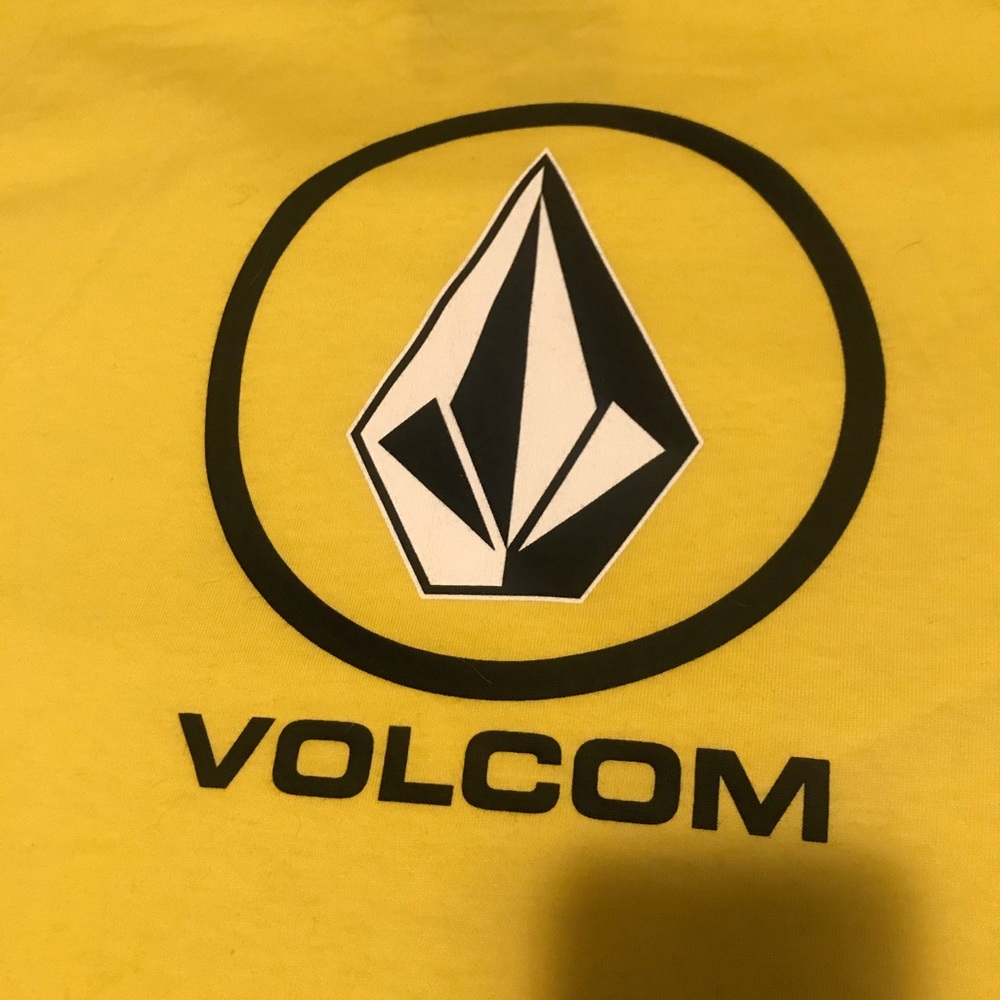 Yellow Volcom t-shirt ๐ - Picture 2 of 4